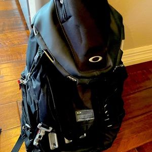 Oakley kitchen sink backpack